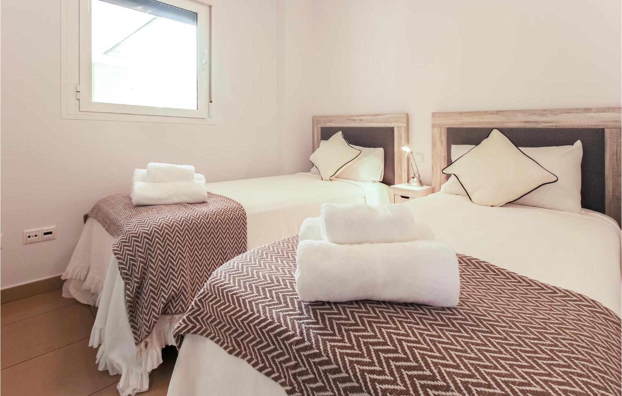 Awesome Apartment In Orihuela With Kitchen Playa Flamenca Exterior photo